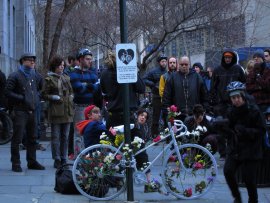 Photo by Philipp Rassmann/NYC Street Memorial Project: http://www.flickr.com/photos/19363530@N02/sets/72157626136950223/