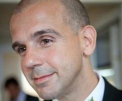 from: http://bostonherald.com//news_opinion/local_coverage/2012/08/bicyclist_killed_wellesley_crash_identified